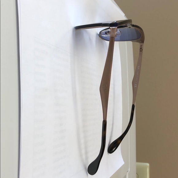 Ray-Ban Sunglasses - Picture 2 of 6